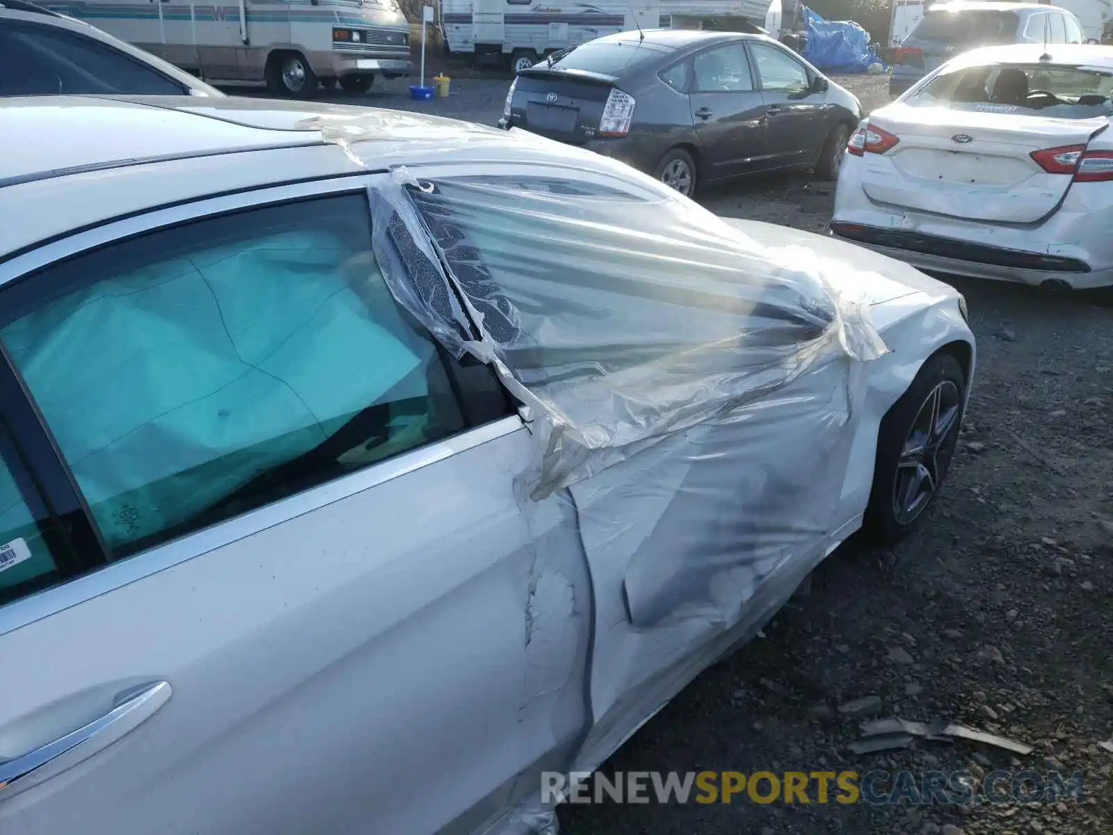 9 Photograph of a damaged car WDDWF8EB4LR555346 MERCEDES-BENZ C CLASS 2020