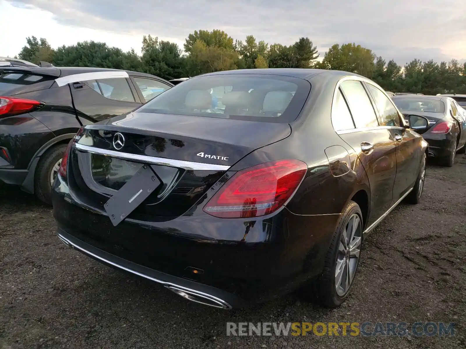 4 Photograph of a damaged car WDDWF8EB5LR542766 MERCEDES-BENZ C-CLASS 2020