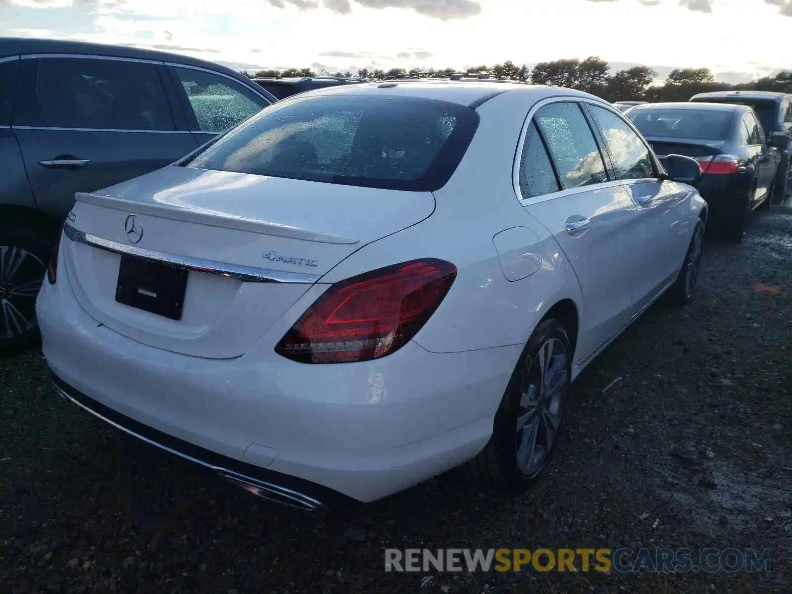 4 Photograph of a damaged car WDDWF8EB5LR545439 MERCEDES-BENZ C-CLASS 2020