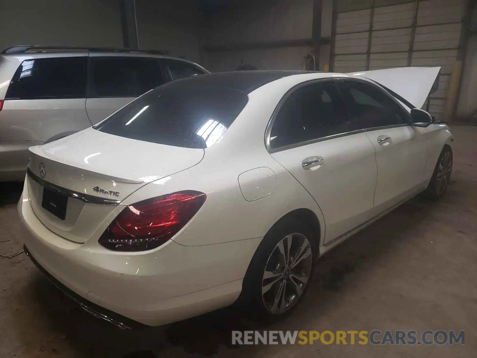 4 Photograph of a damaged car WDDWF8EB8LR527825 MERCEDES-BENZ C-CLASS 2020