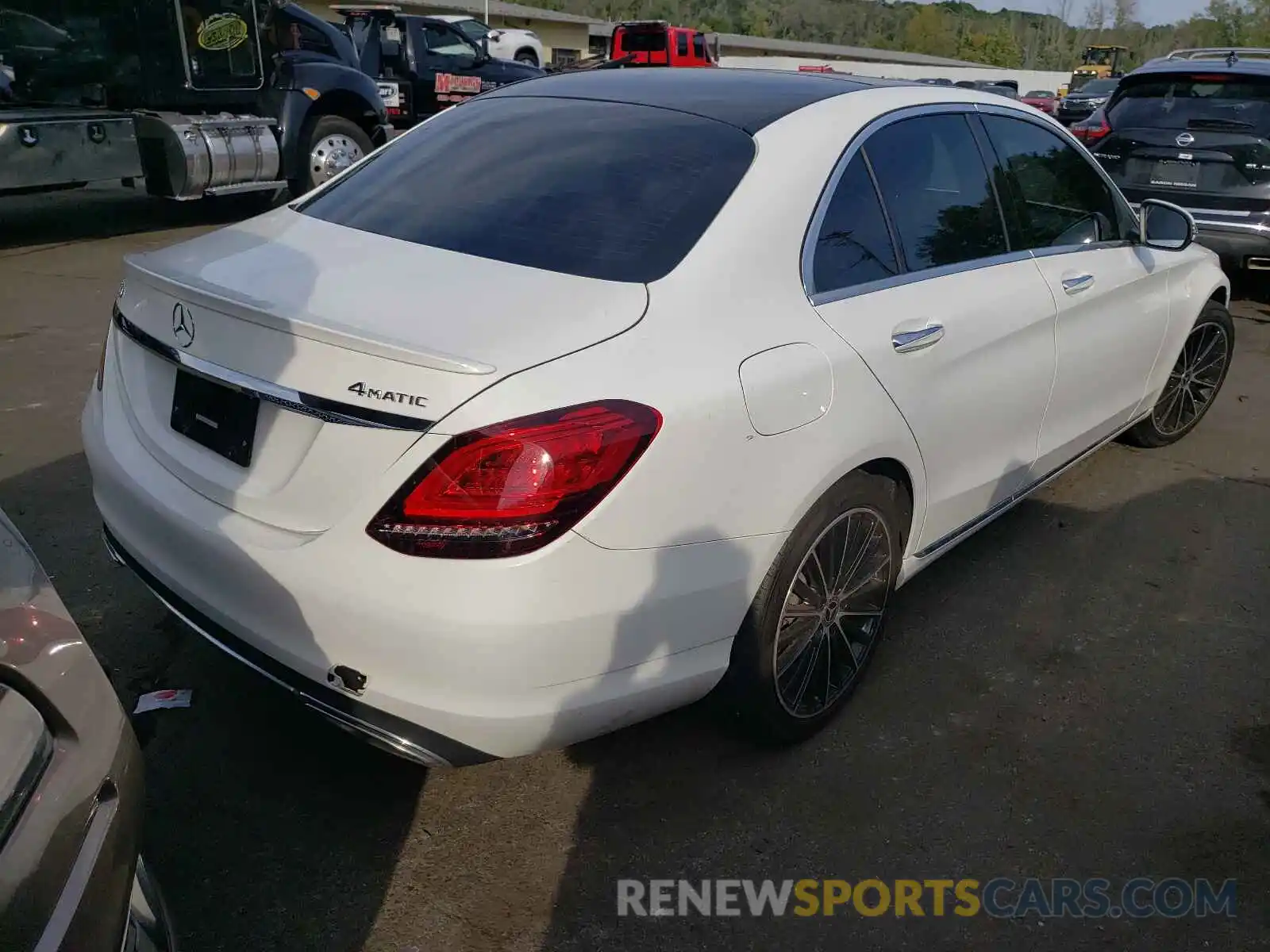 4 Photograph of a damaged car WDDWF8EB9LR557772 MERCEDES-BENZ C-CLASS 2020