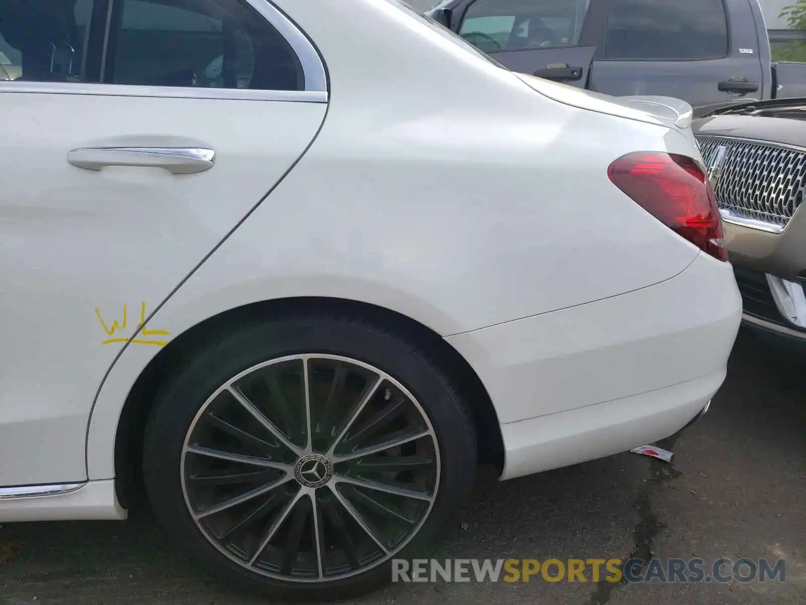 9 Photograph of a damaged car WDDWF8EB9LR557772 MERCEDES-BENZ C-CLASS 2020