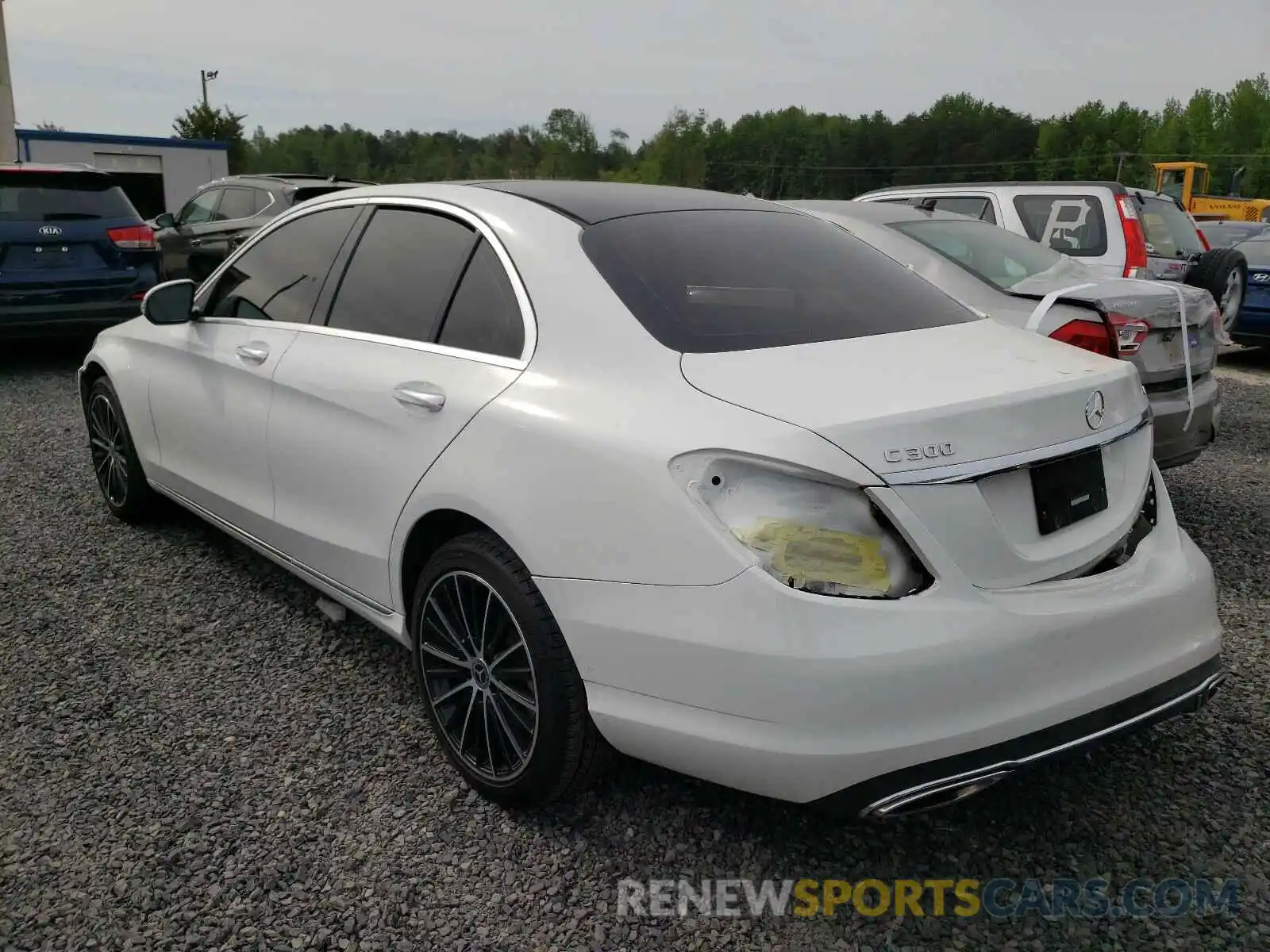 3 Photograph of a damaged car WDDWF8EBXLR526353 MERCEDES-BENZ C CLASS 2020