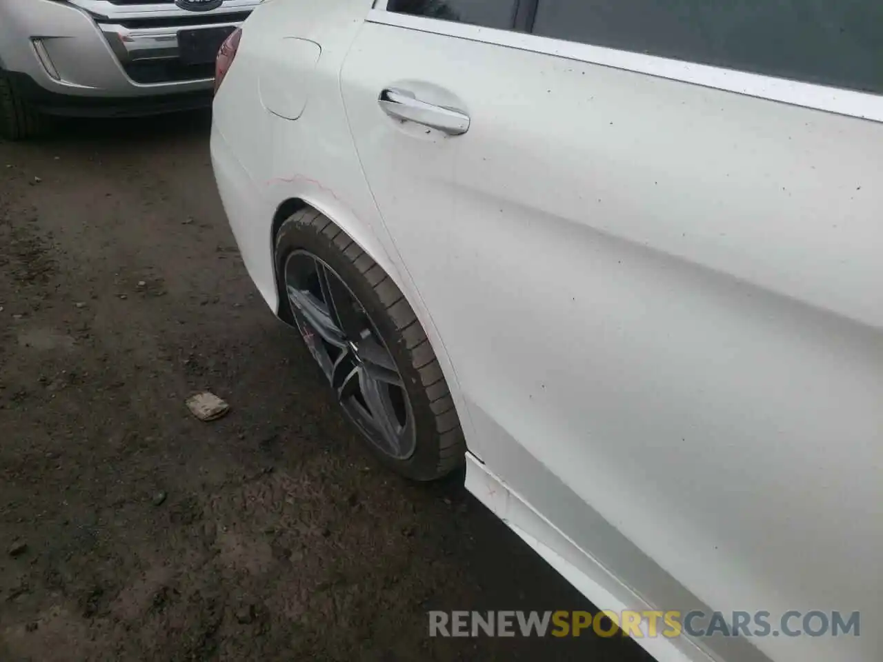 9 Photograph of a damaged car WDDWF8GB1LR520924 MERCEDES-BENZ C-CLASS 2020