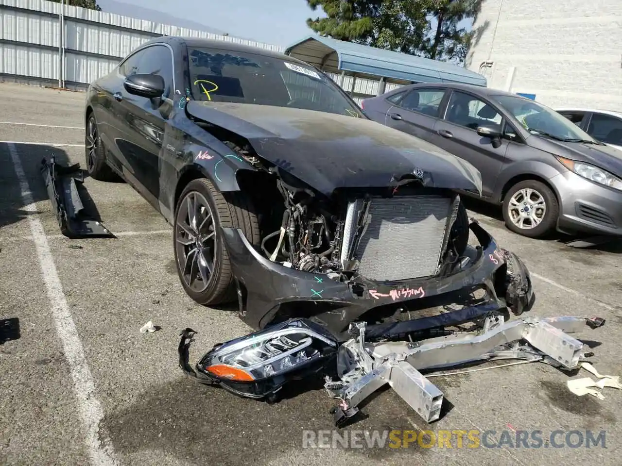 1 Photograph of a damaged car WDDWJ6EB2LF952946 MERCEDES-BENZ C CLASS 2020