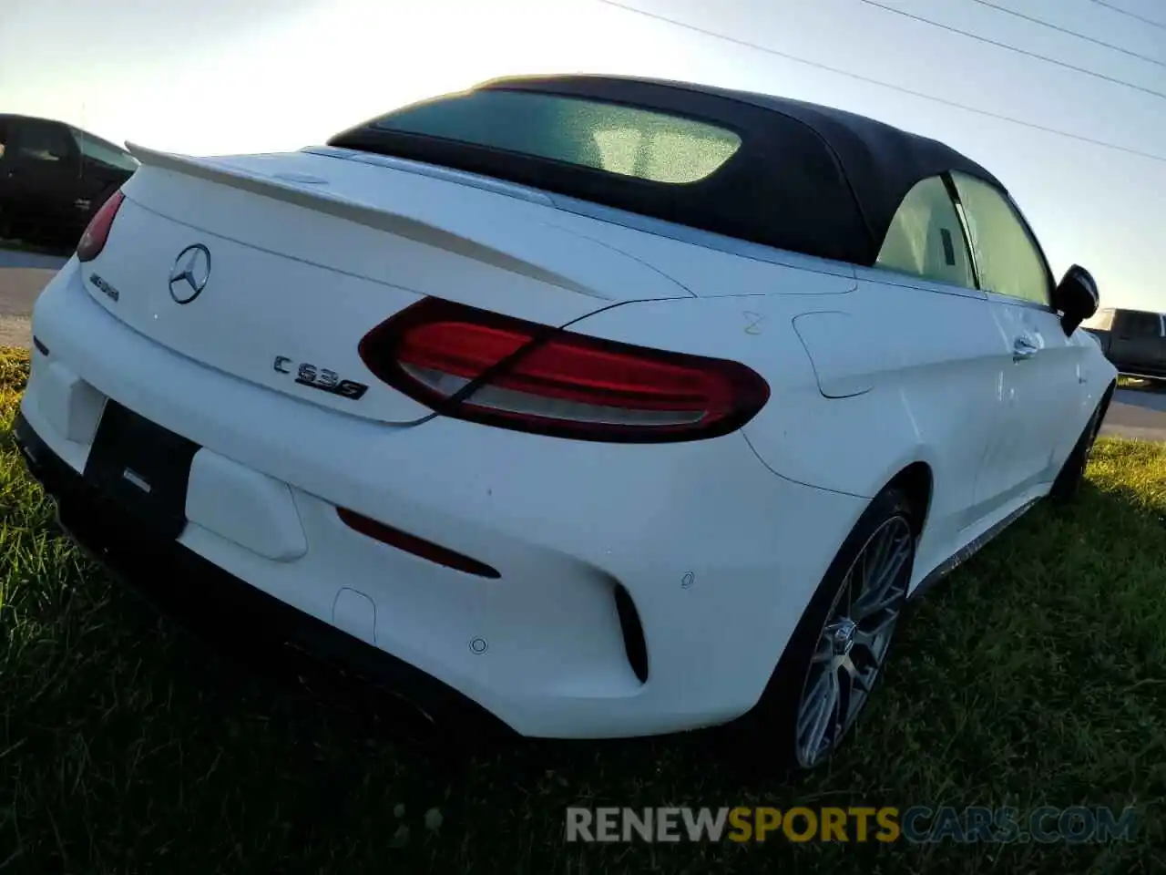 4 Photograph of a damaged car WDDWK8HB6LF943350 MERCEDES-BENZ C-CLASS 2020