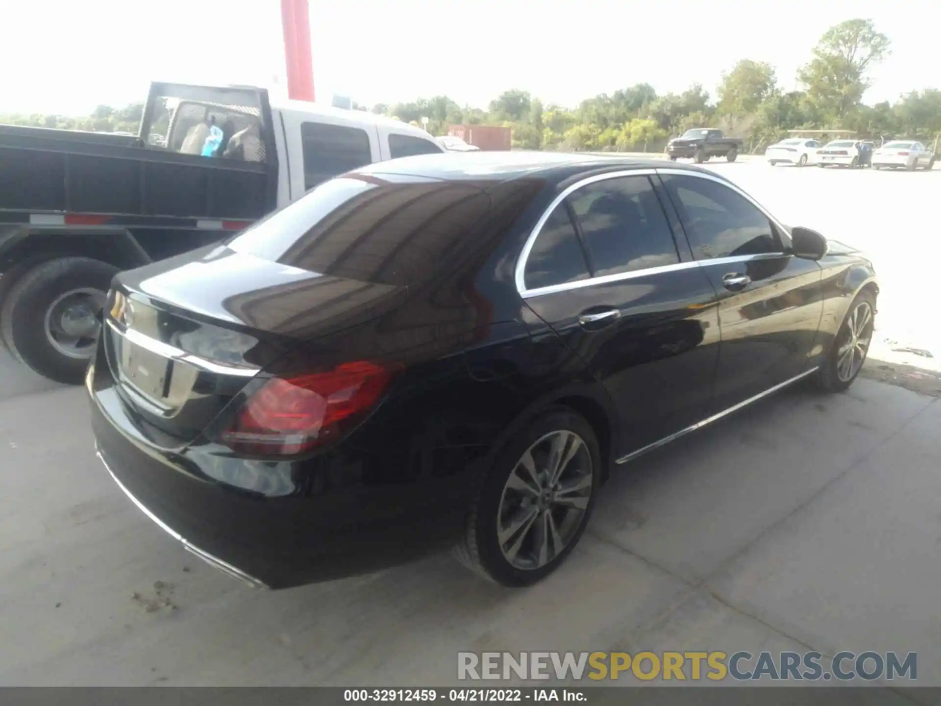 4 Photograph of a damaged car W1KWF8DB0MR607946 MERCEDES-BENZ C-CLASS 2021