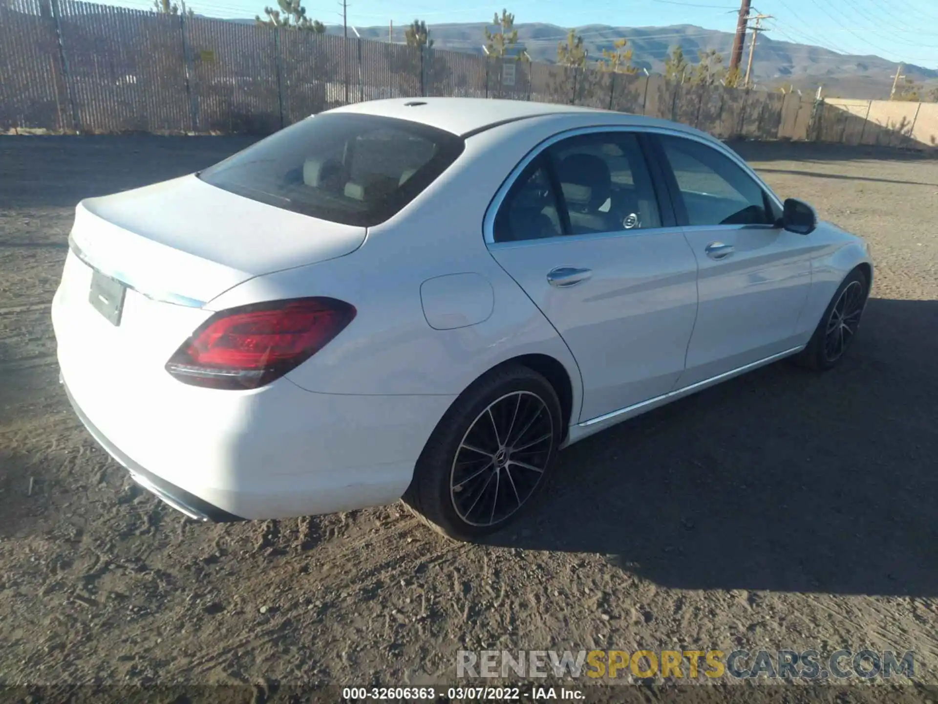 4 Photograph of a damaged car W1KWF8DB0MR649226 MERCEDES-BENZ C-CLASS 2021