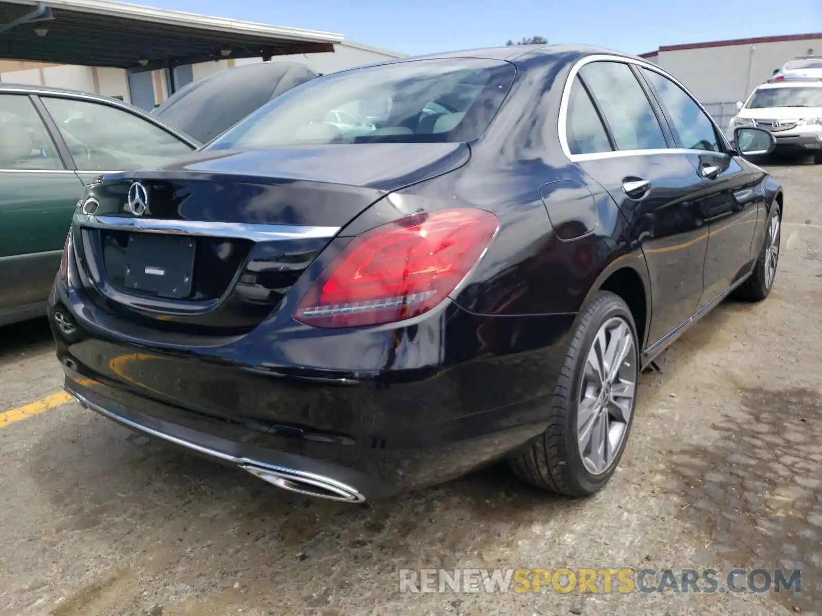 4 Photograph of a damaged car W1KWF8DB1MR616056 MERCEDES-BENZ C-CLASS 2021