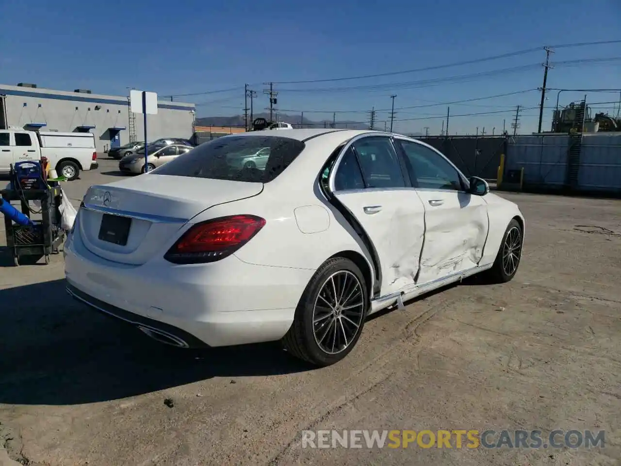 4 Photograph of a damaged car W1KWF8DB1MR621449 MERCEDES-BENZ C-CLASS 2021