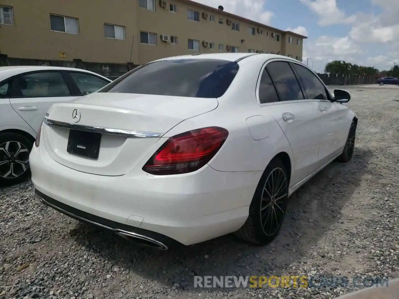 4 Photograph of a damaged car W1KWF8DB2MR649910 MERCEDES-BENZ C-CLASS 2021