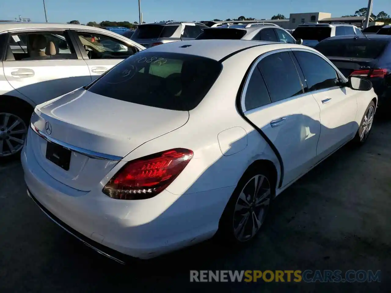 4 Photograph of a damaged car W1KWF8DB3MR609948 MERCEDES-BENZ C-CLASS 2021