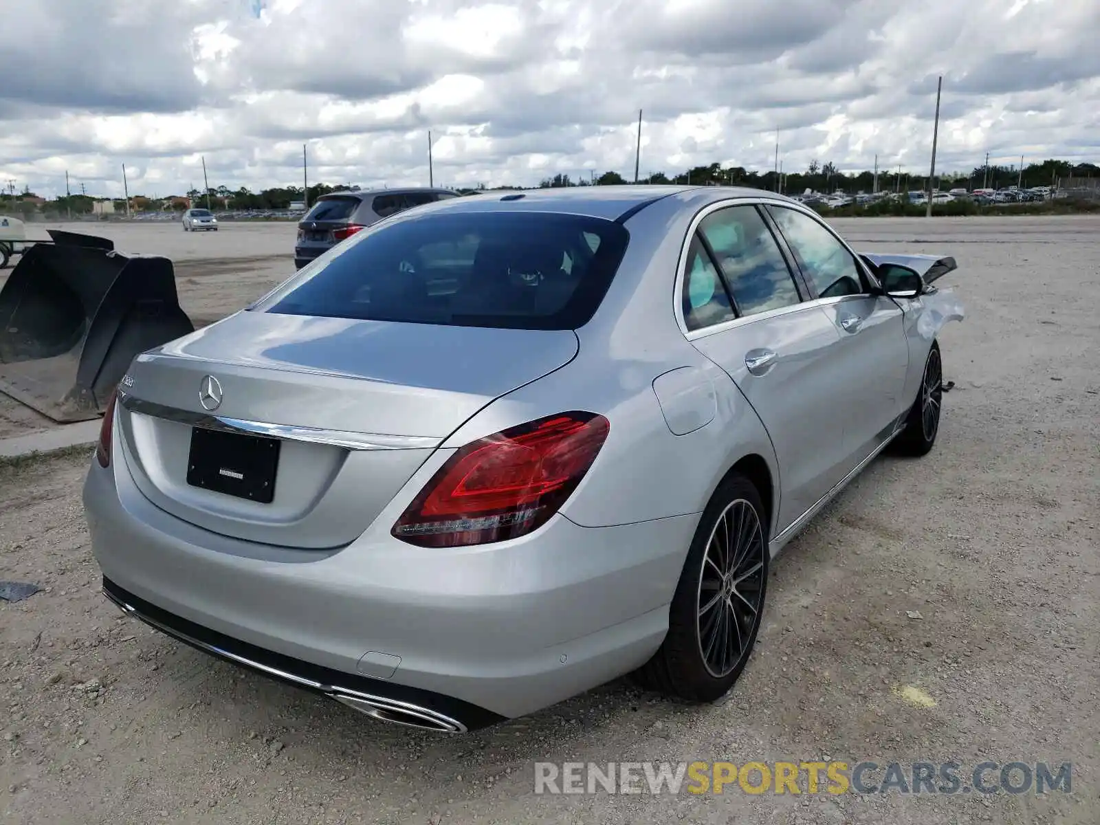 4 Photograph of a damaged car W1KWF8DB3MR644702 MERCEDES-BENZ C-CLASS 2021