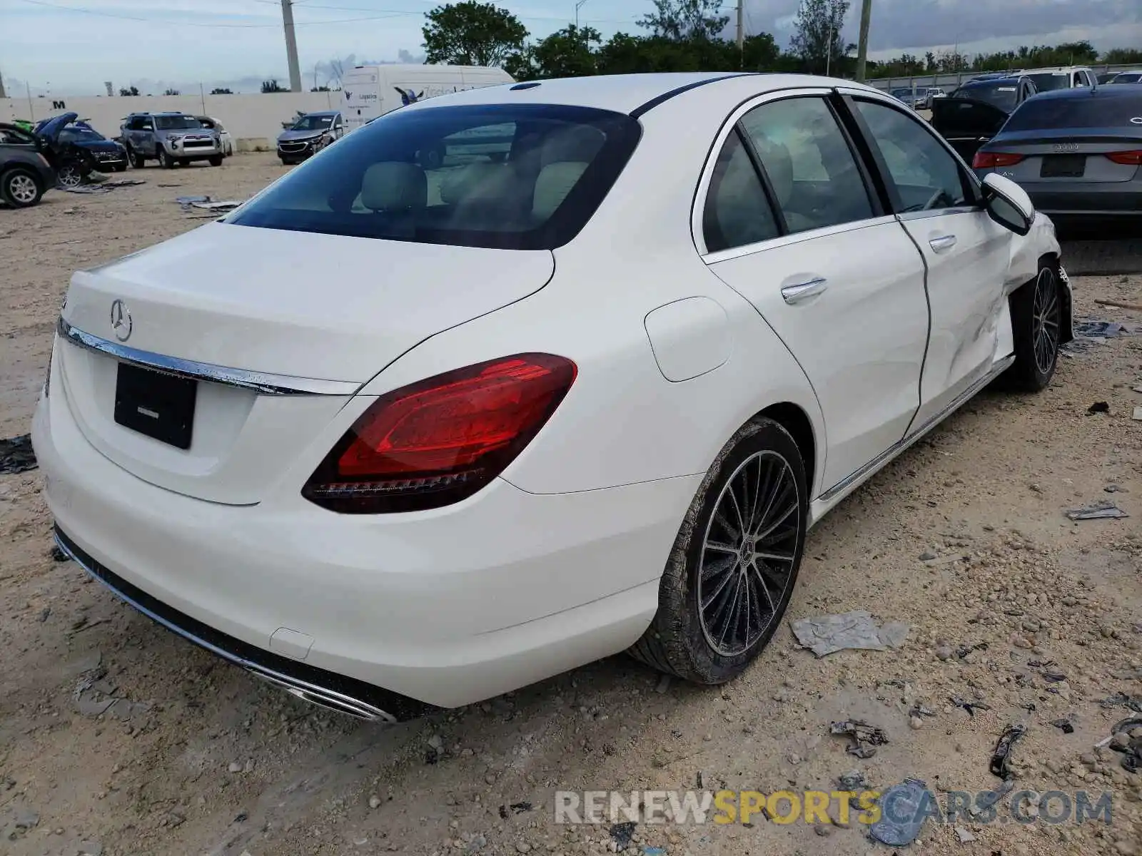 4 Photograph of a damaged car W1KWF8DB3MR645400 MERCEDES-BENZ C-CLASS 2021