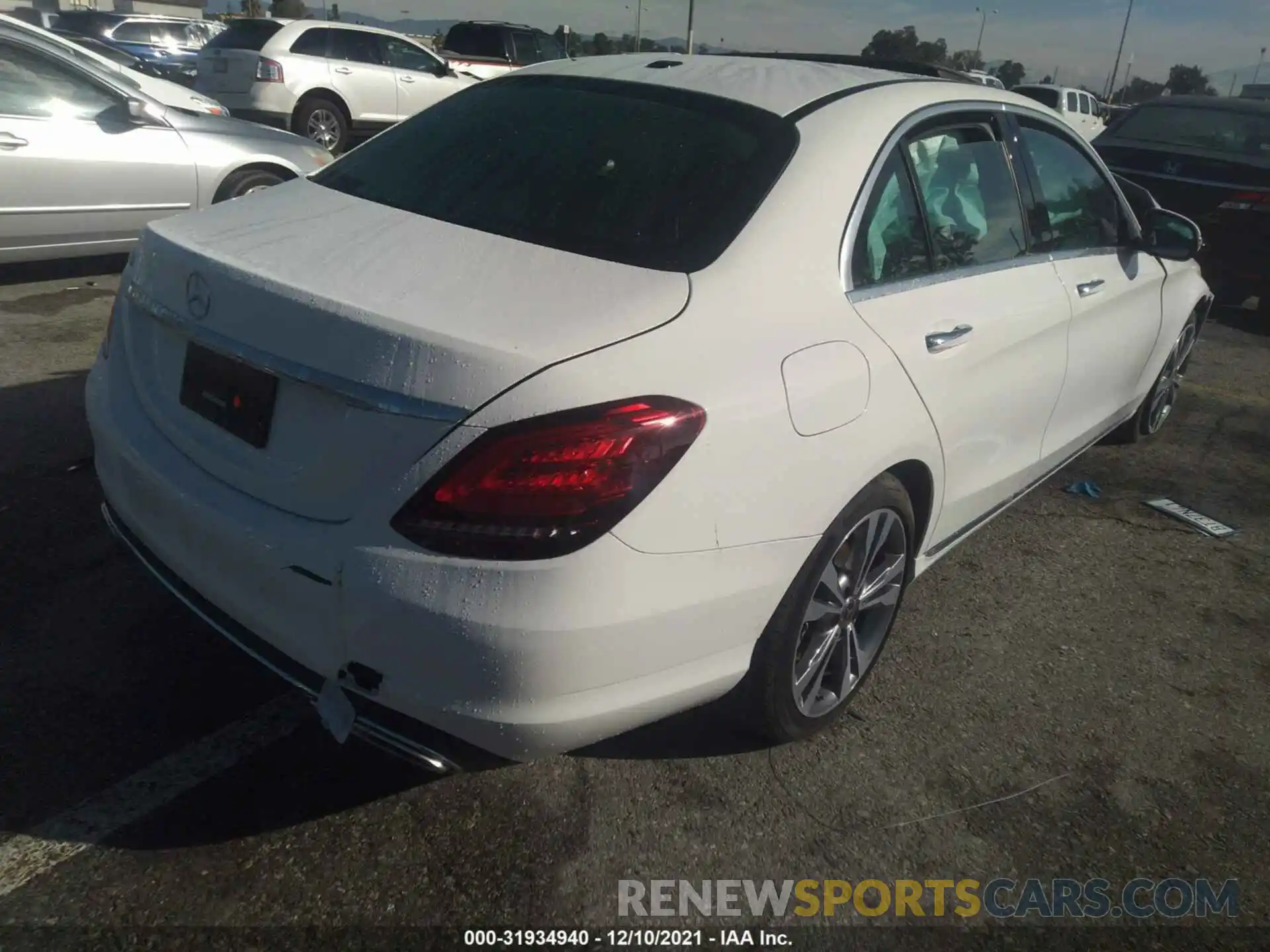 4 Photograph of a damaged car W1KWF8DB4MR646152 MERCEDES-BENZ C-CLASS 2021