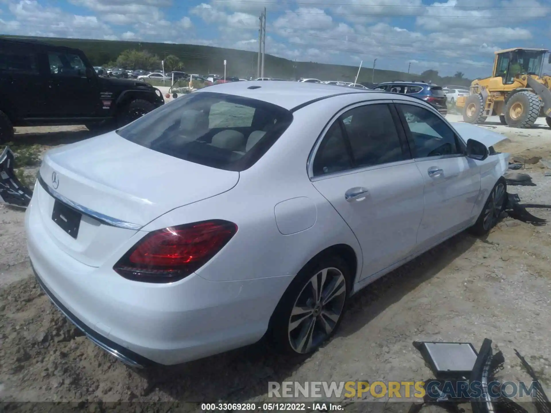 4 Photograph of a damaged car W1KWF8DB5MR605092 MERCEDES-BENZ C-CLASS 2021