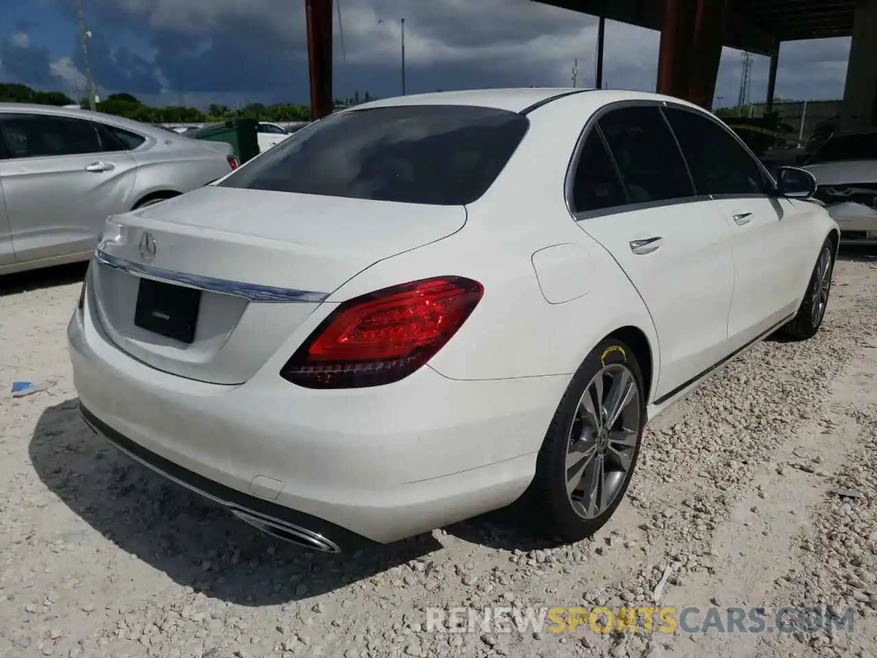 4 Photograph of a damaged car W1KWF8DB5MR607280 MERCEDES-BENZ C-CLASS 2021