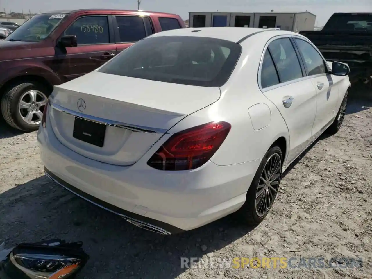 4 Photograph of a damaged car W1KWF8DB6MR610687 MERCEDES-BENZ C-CLASS 2021