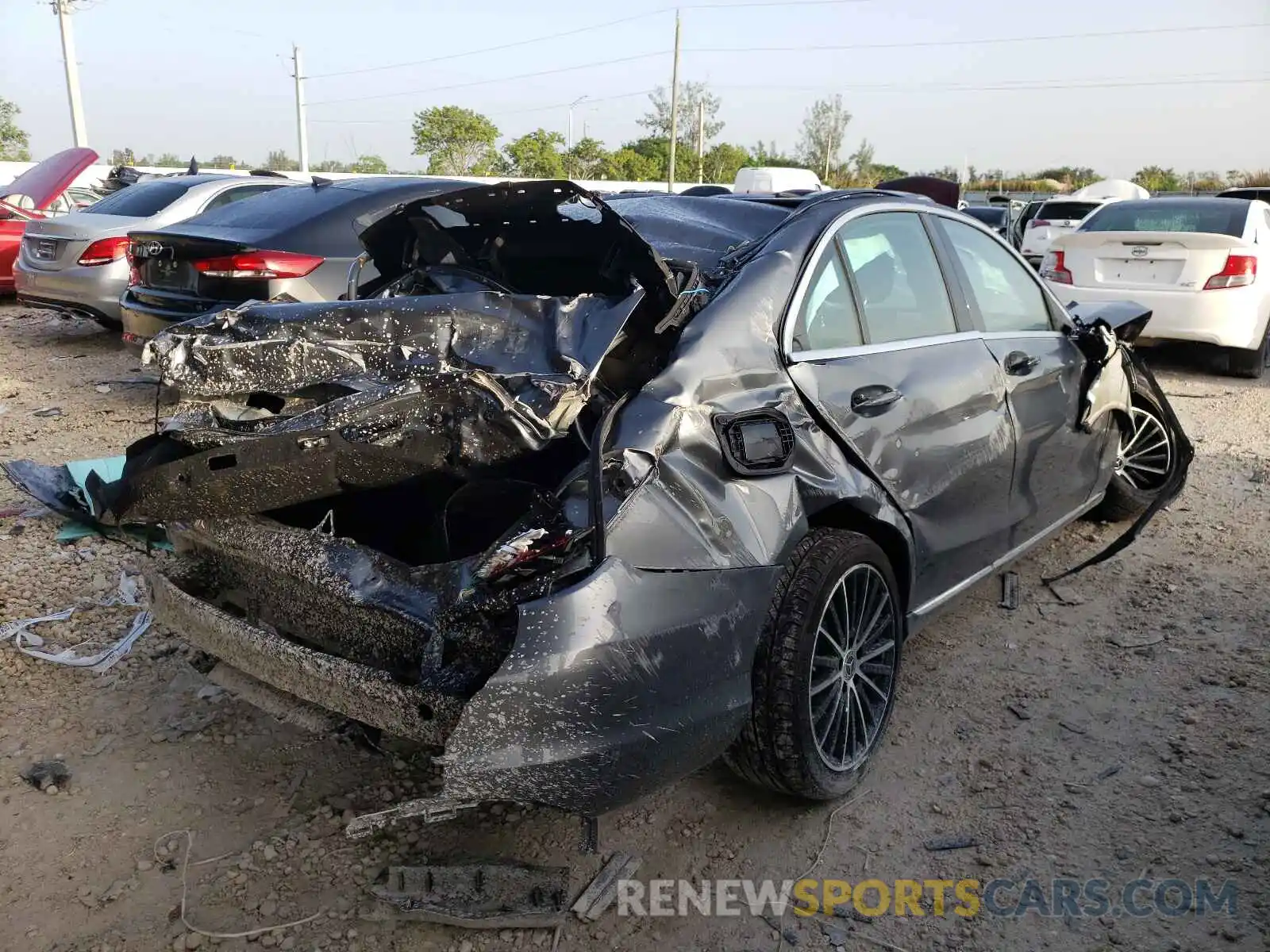 4 Photograph of a damaged car W1KWF8DB6MR616554 MERCEDES-BENZ C-CLASS 2021