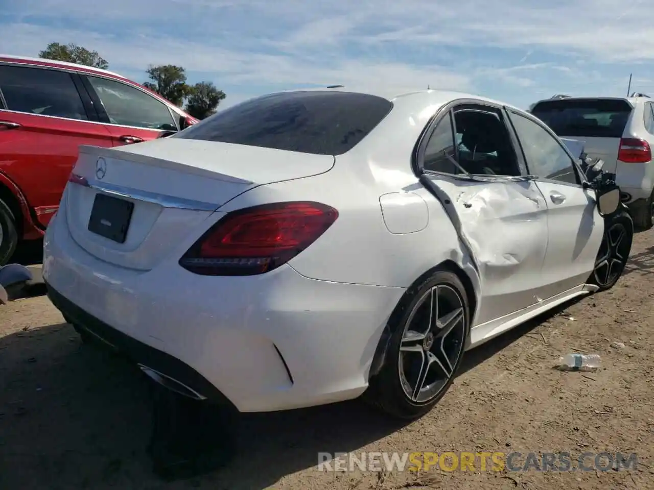 4 Photograph of a damaged car W1KWF8DB7MR615008 MERCEDES-BENZ C-CLASS 2021