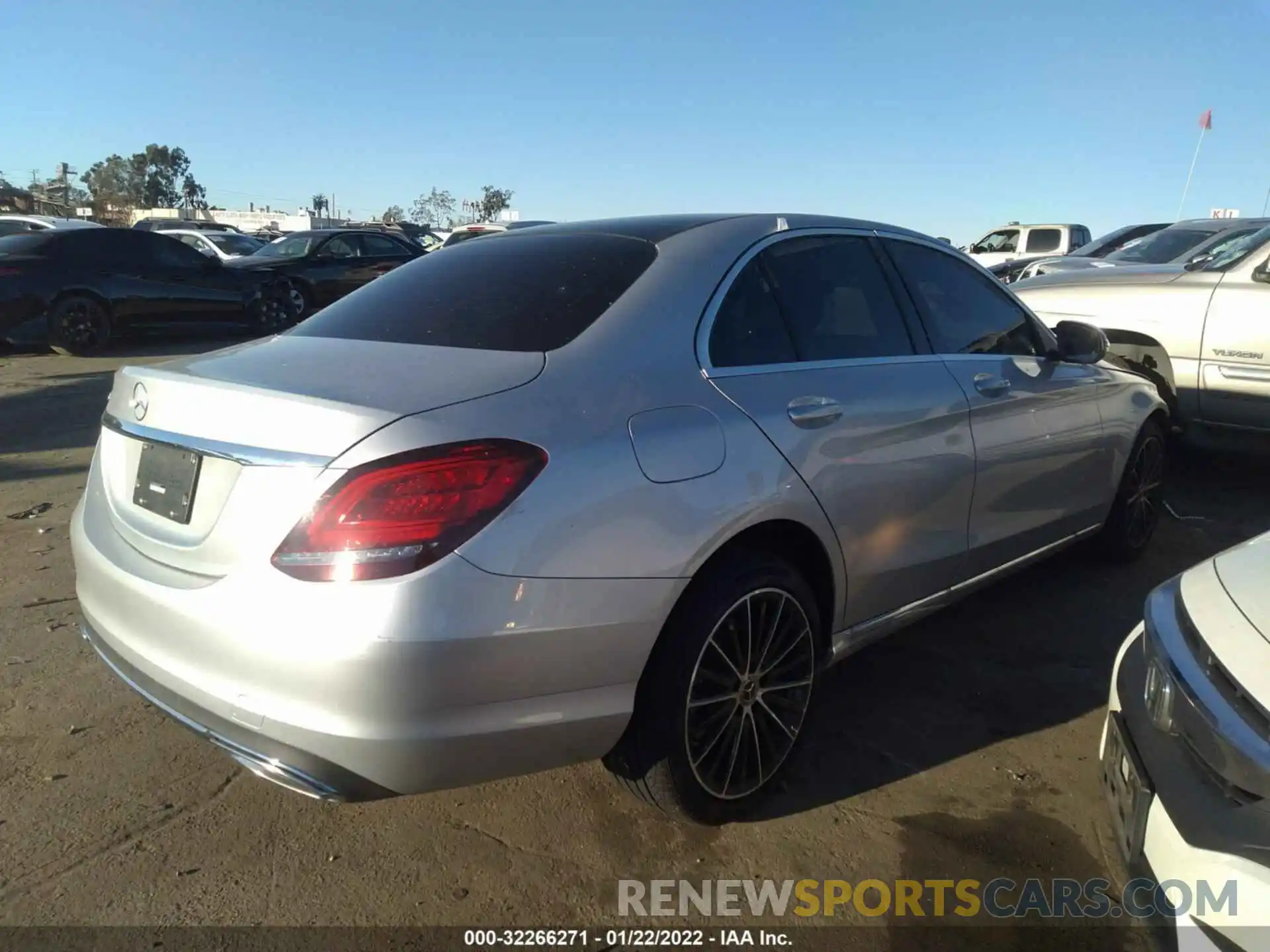 4 Photograph of a damaged car W1KWF8DB7MR625974 MERCEDES-BENZ C-CLASS 2021