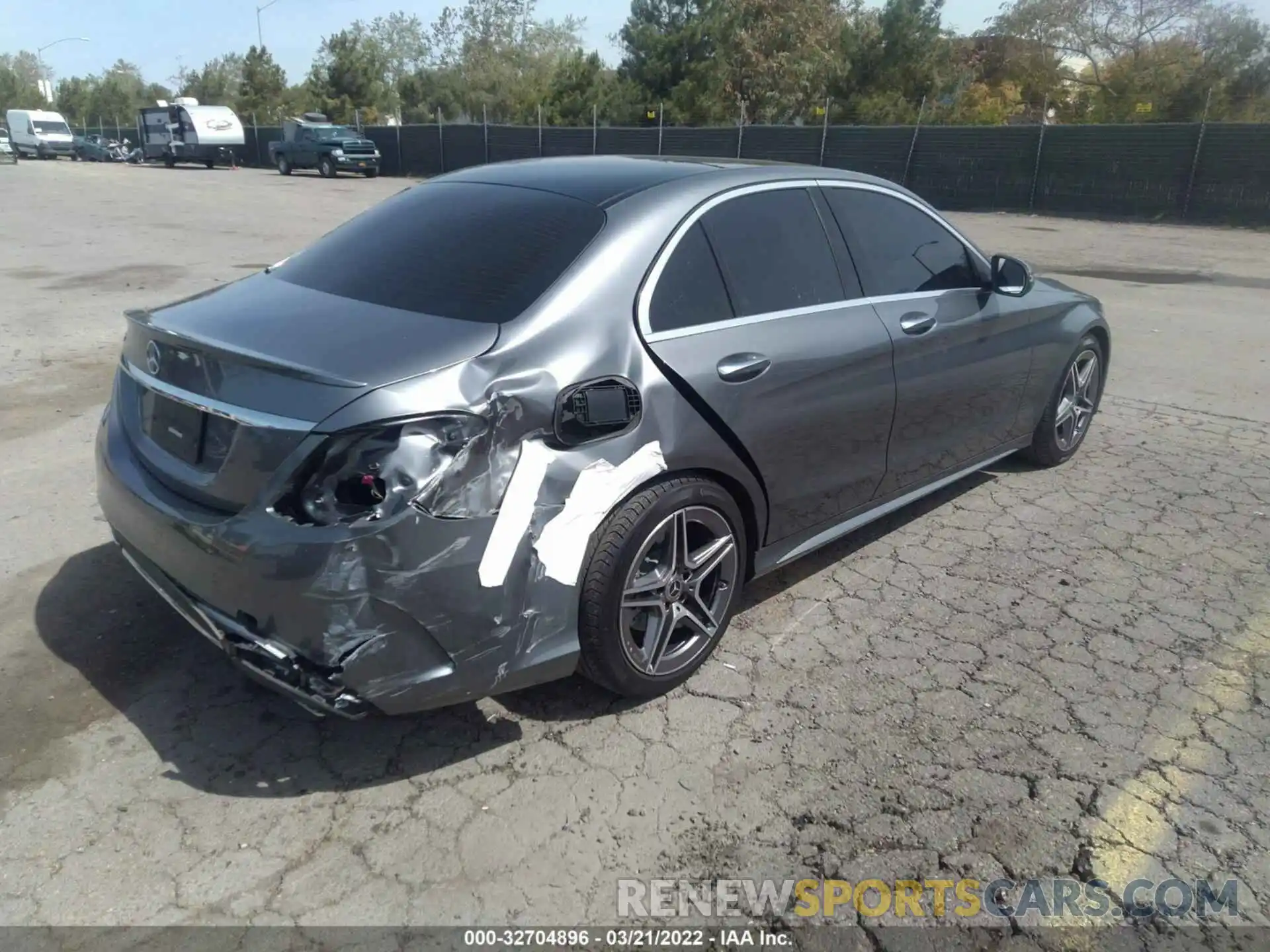 4 Photograph of a damaged car W1KWF8DB7MR632116 MERCEDES-BENZ C-CLASS 2021