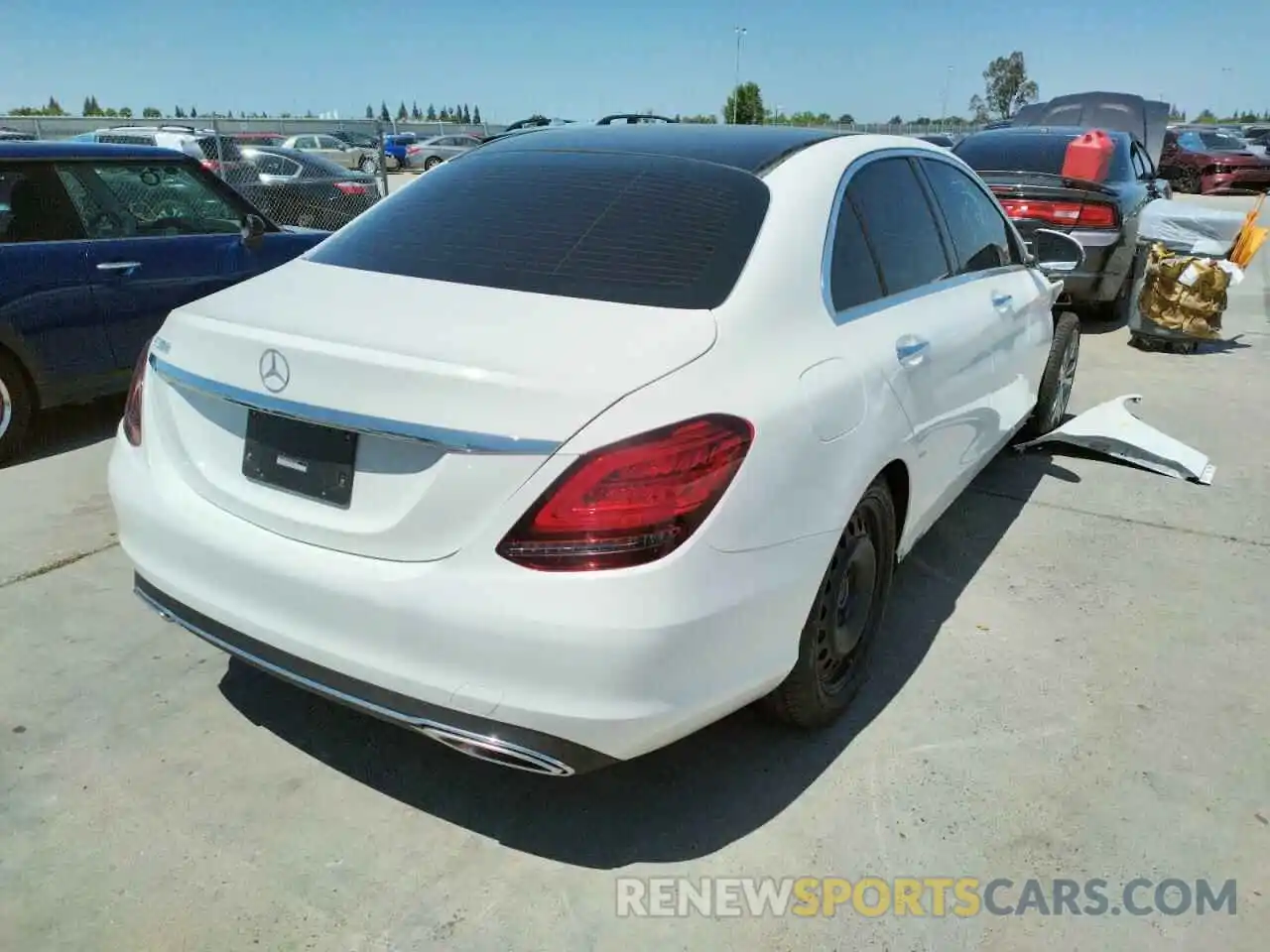 4 Photograph of a damaged car W1KWF8DB7MR643696 MERCEDES-BENZ C-CLASS 2021