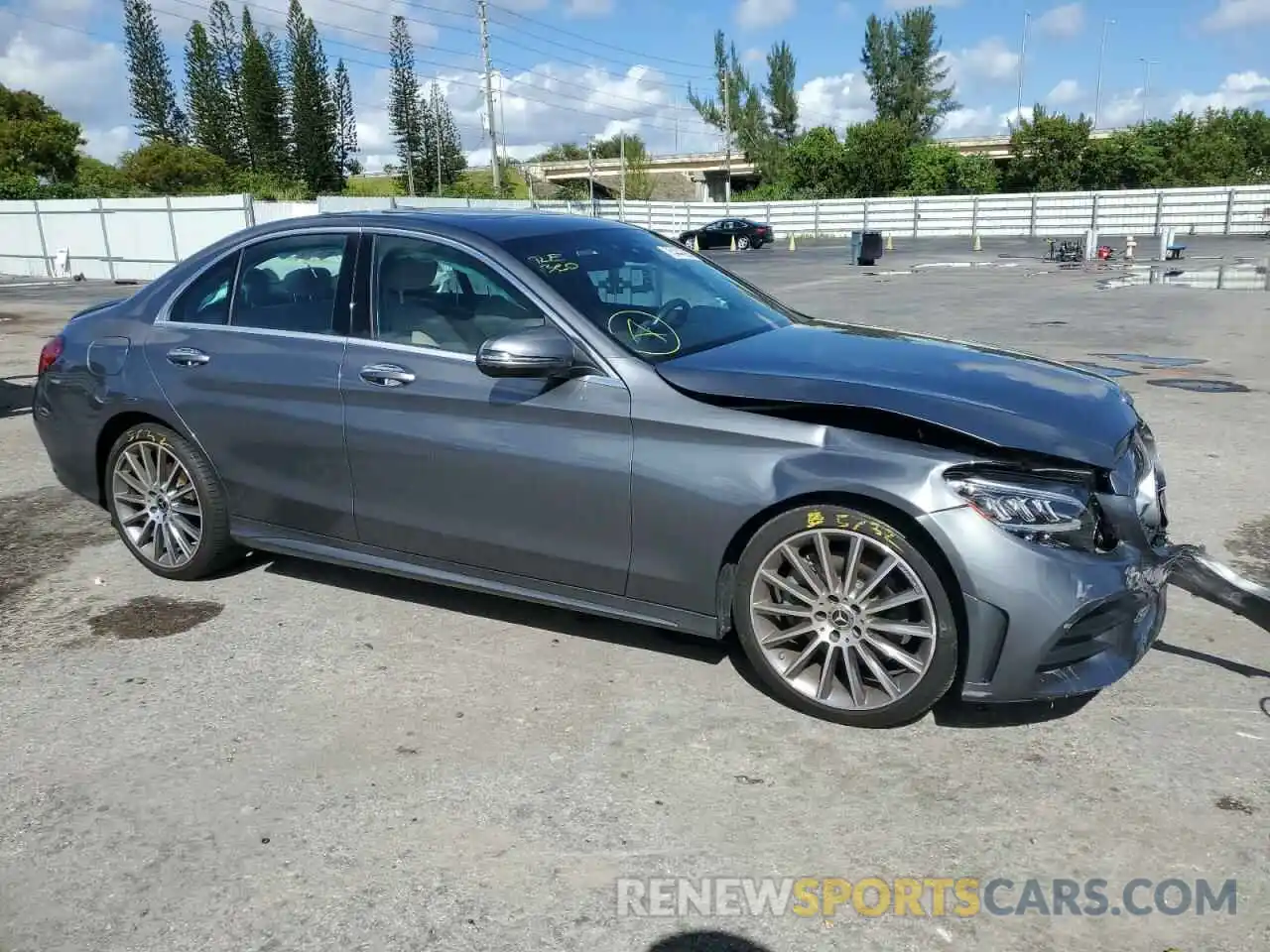 4 Photograph of a damaged car W1KWF8DB7MR651975 MERCEDES-BENZ C-CLASS 2021