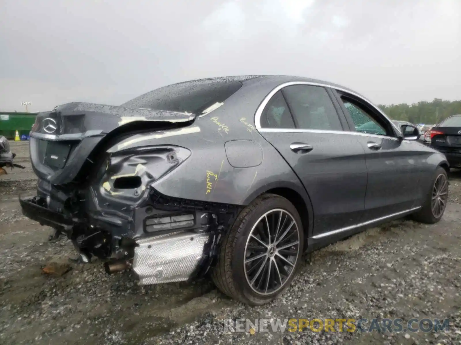 4 Photograph of a damaged car W1KWF8DB9MR614183 MERCEDES-BENZ C-CLASS 2021