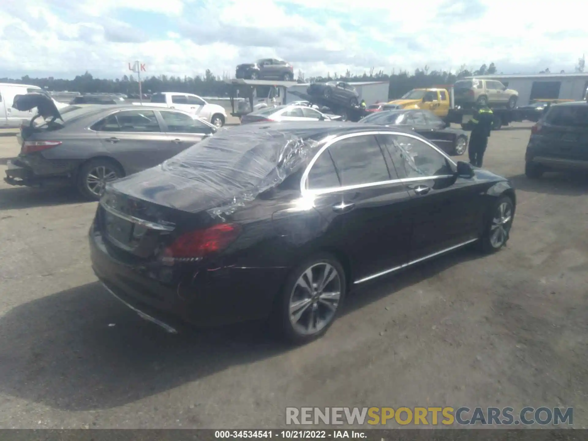 4 Photograph of a damaged car W1KWF8DB9MR614443 MERCEDES-BENZ C-CLASS 2021