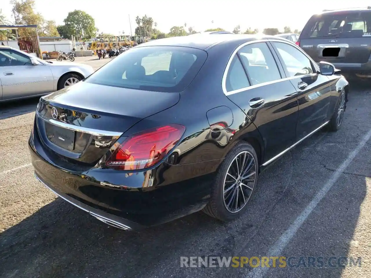 4 Photograph of a damaged car W1KWF8DB9MR627211 MERCEDES-BENZ C-CLASS 2021