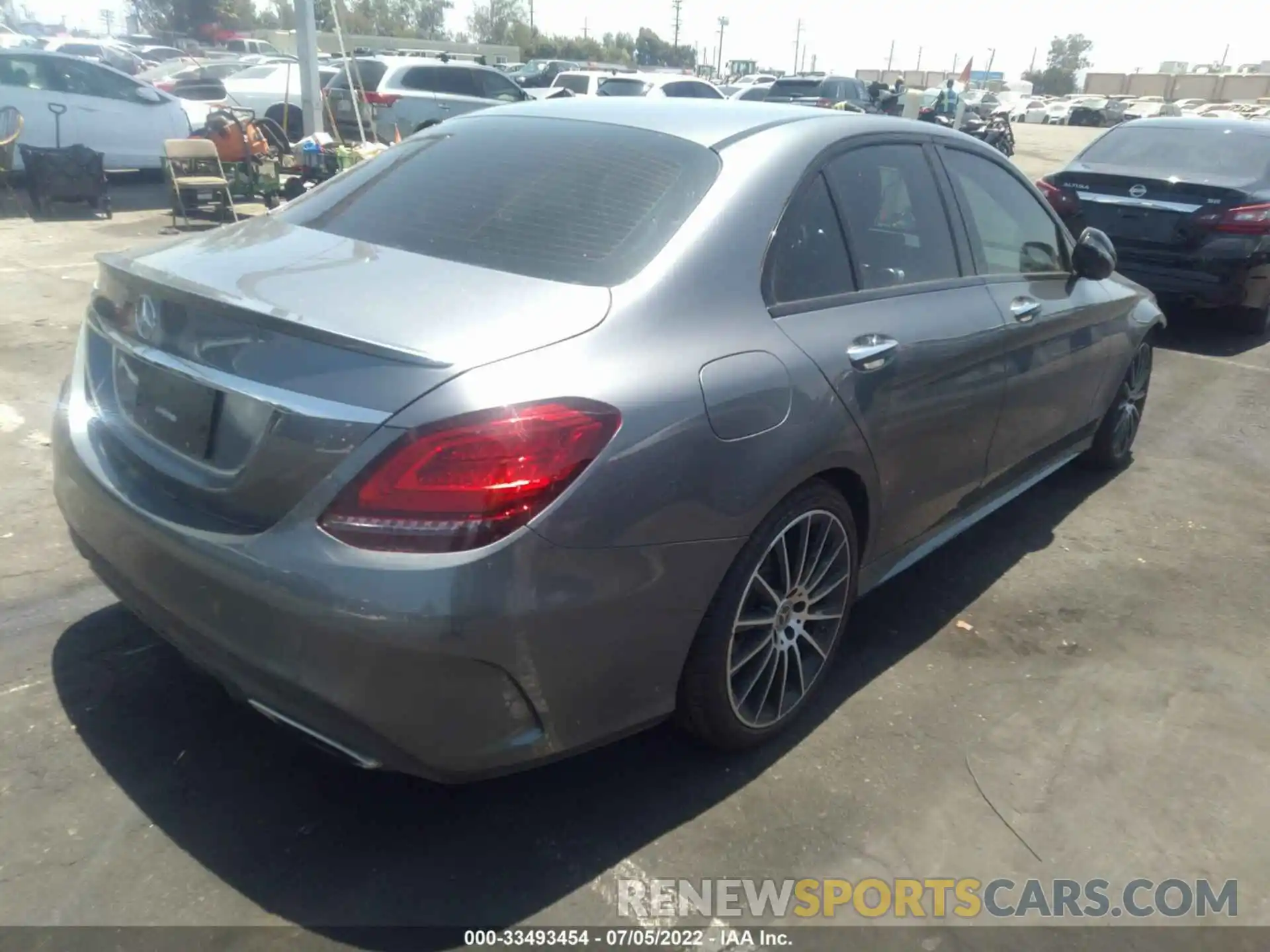 4 Photograph of a damaged car W1KWF8DB9MR635972 MERCEDES-BENZ C-CLASS 2021