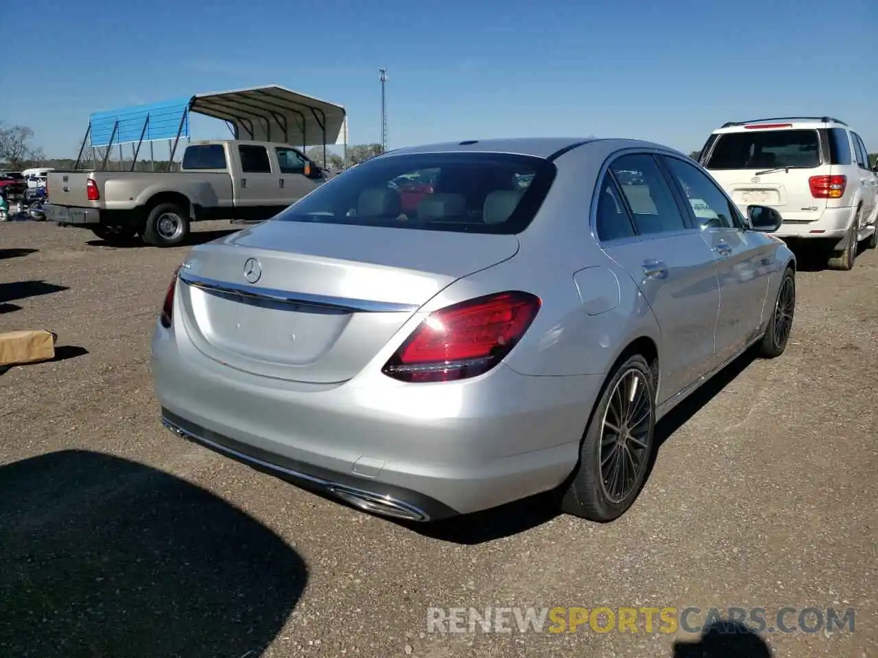 4 Photograph of a damaged car W1KWF8DB9MR645675 MERCEDES-BENZ C-CLASS 2021