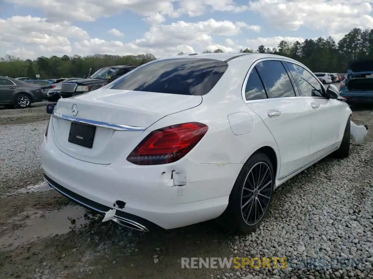 4 Photograph of a damaged car W1KWF8DB9MR647233 MERCEDES-BENZ C-CLASS 2021