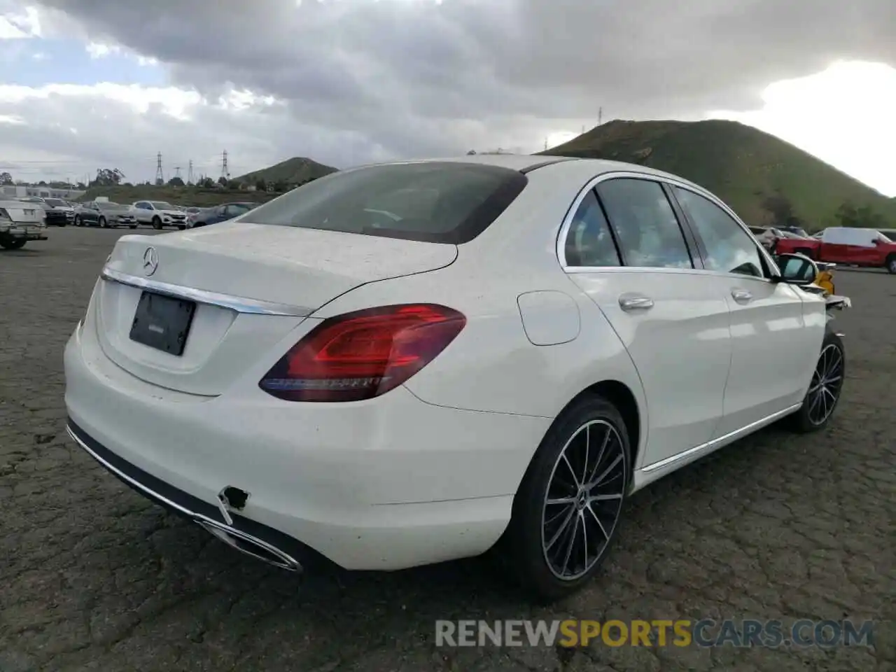 4 Photograph of a damaged car W1KWF8DBXMR607498 MERCEDES-BENZ C-CLASS 2021