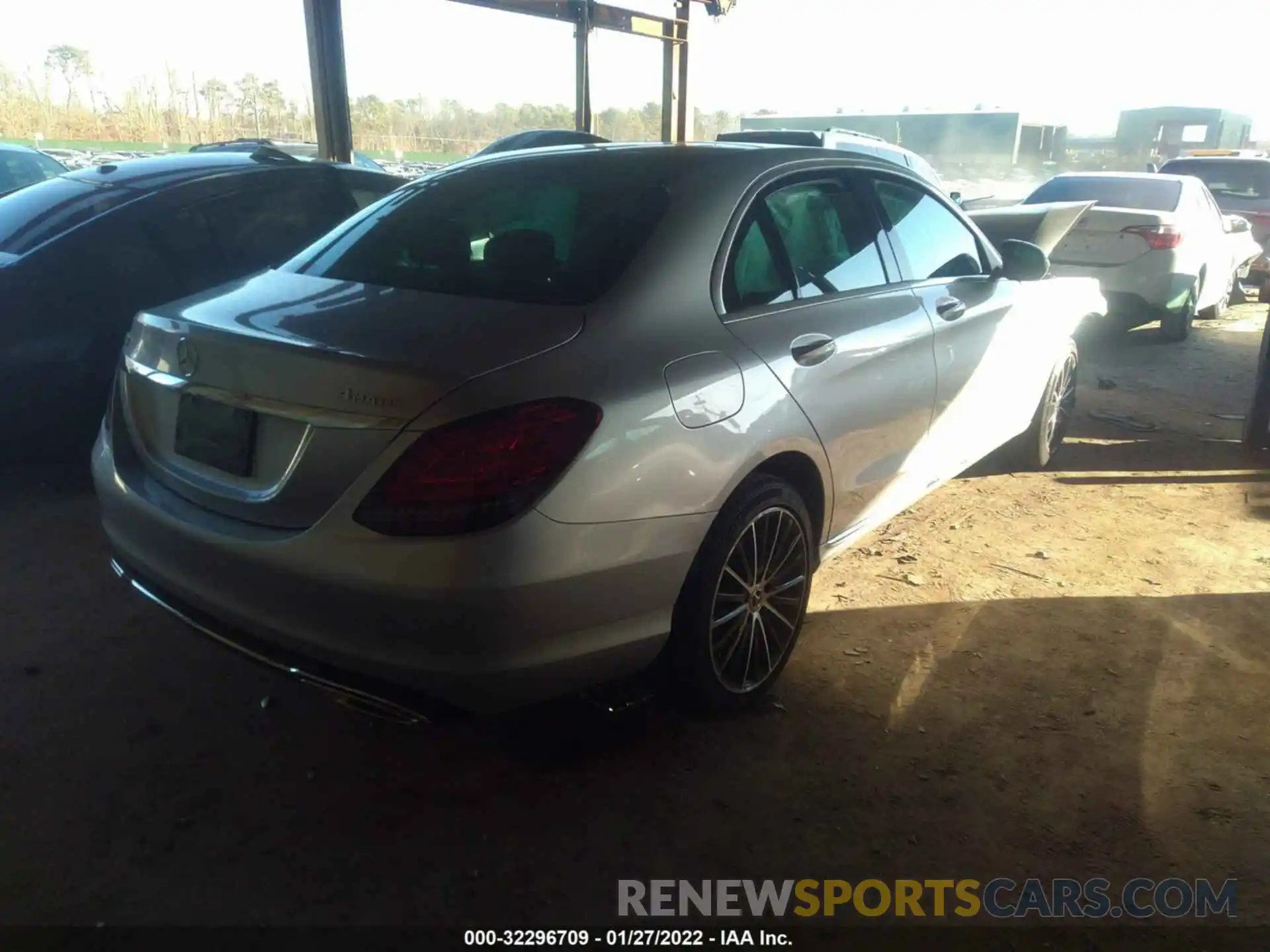 4 Photograph of a damaged car W1KWF8EB0MR611042 MERCEDES-BENZ C-CLASS 2021