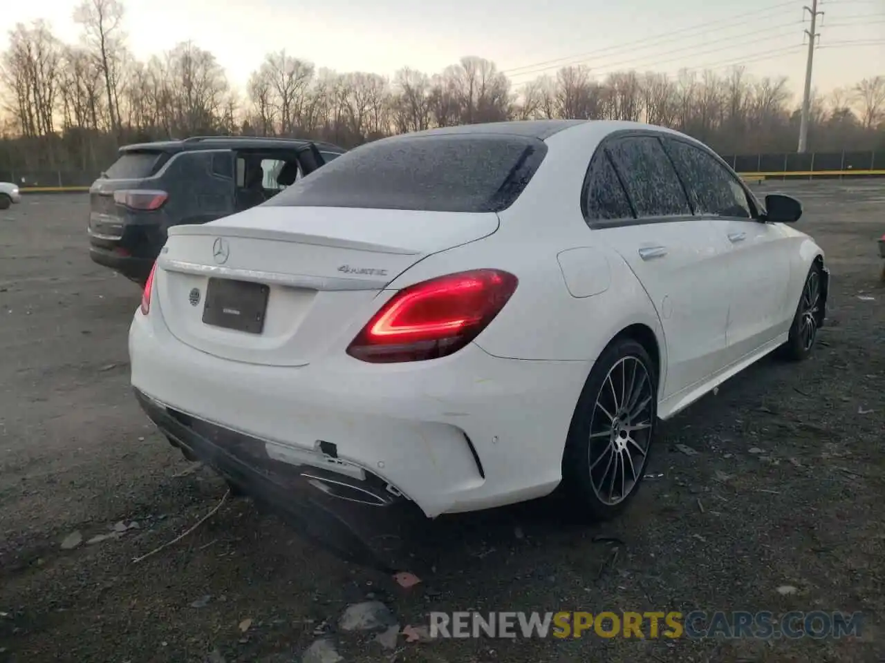 4 Photograph of a damaged car W1KWF8EB1MR649413 MERCEDES-BENZ C-CLASS 2021