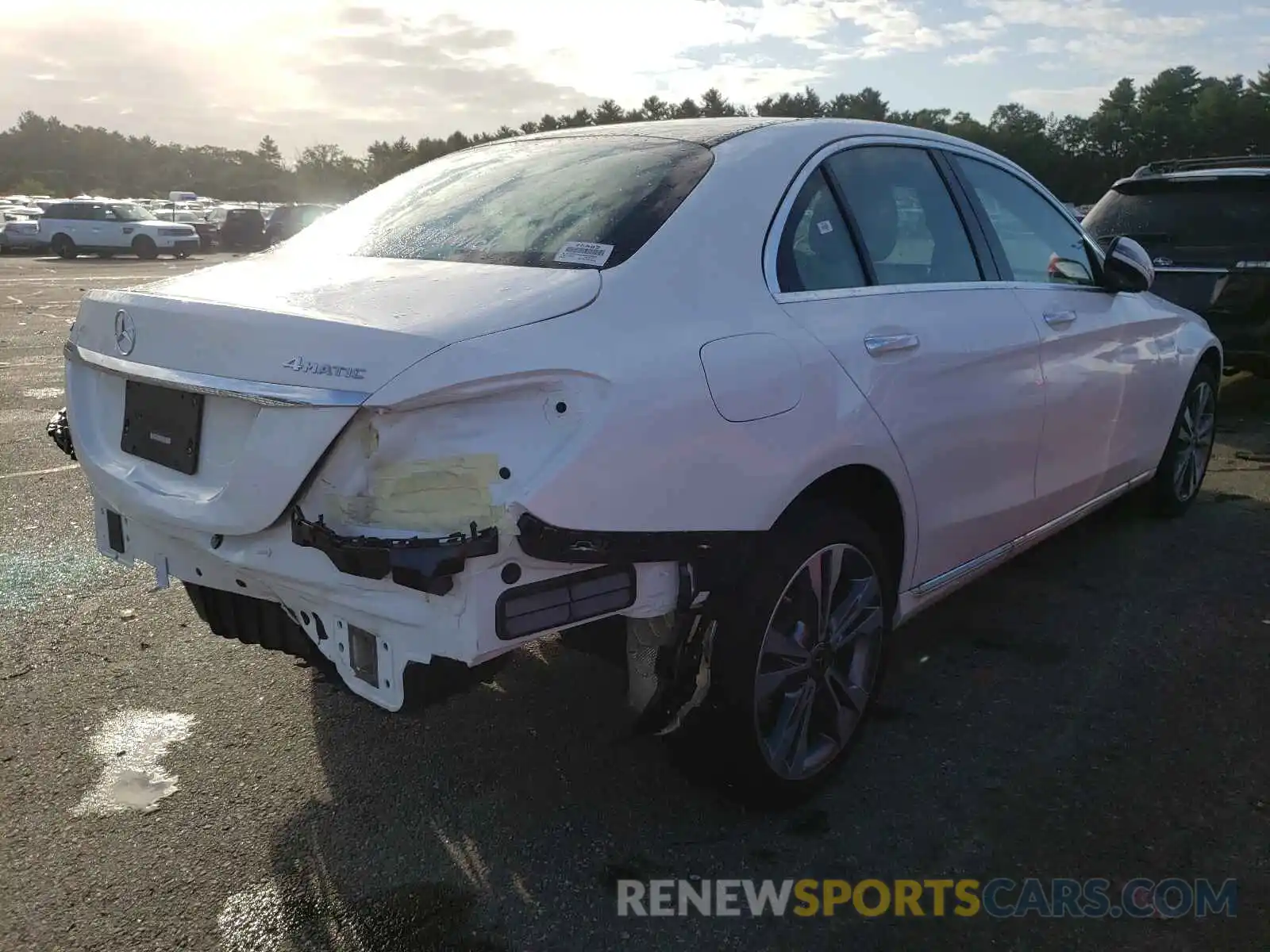 4 Photograph of a damaged car W1KWF8EB4MR609343 MERCEDES-BENZ C-CLASS 2021