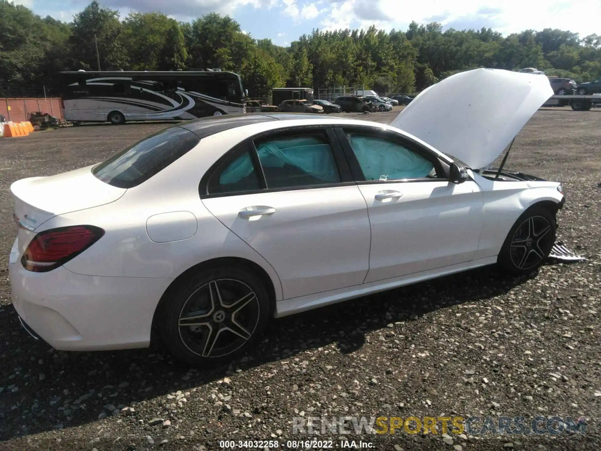 4 Photograph of a damaged car W1KWF8EB7MR623060 MERCEDES-BENZ C-CLASS 2021