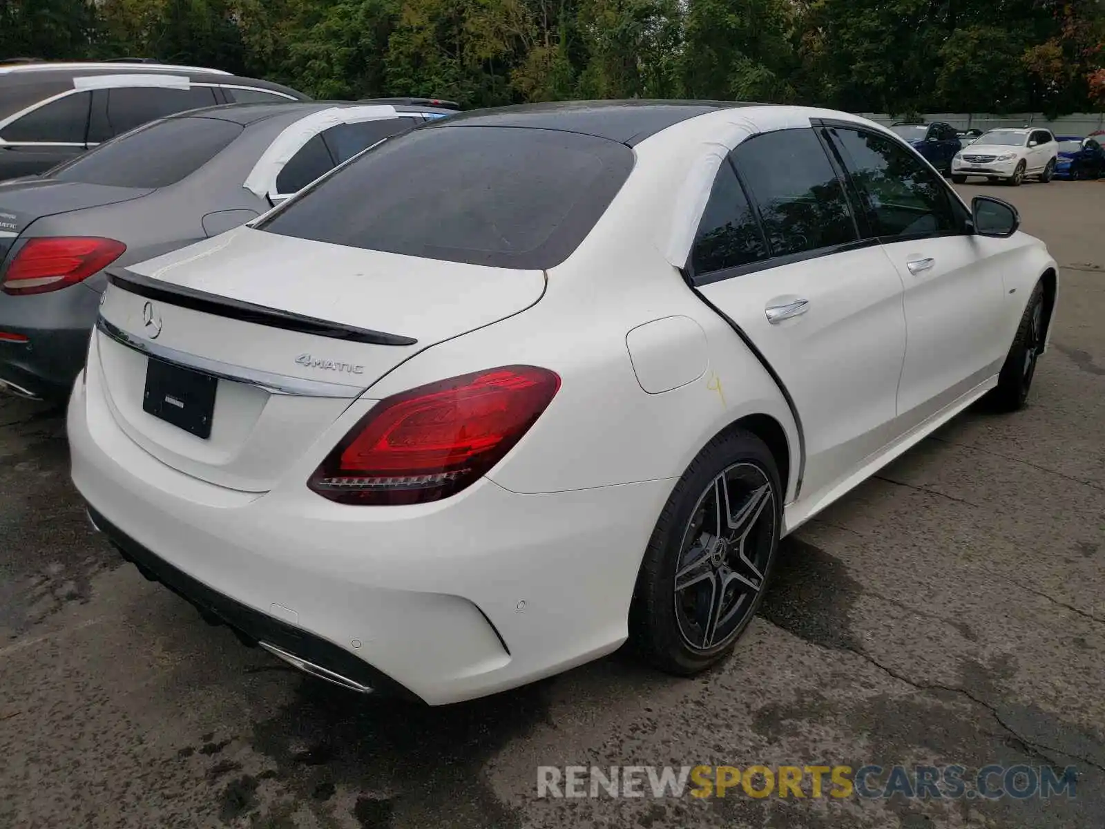 4 Photograph of a damaged car W1KWF8EB7MR640781 MERCEDES-BENZ C-CLASS 2021