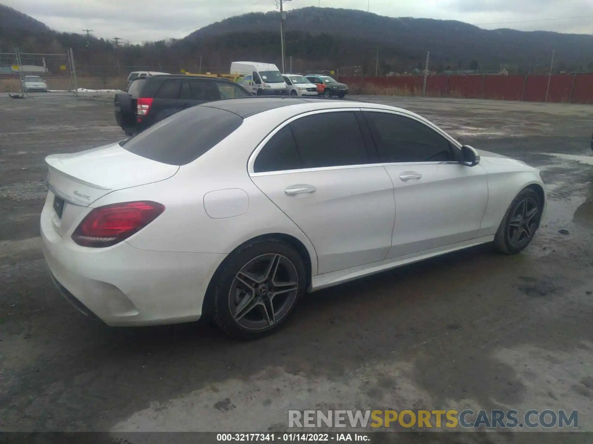 4 Photograph of a damaged car W1KWF8EB7MR648380 MERCEDES-BENZ C-CLASS 2021