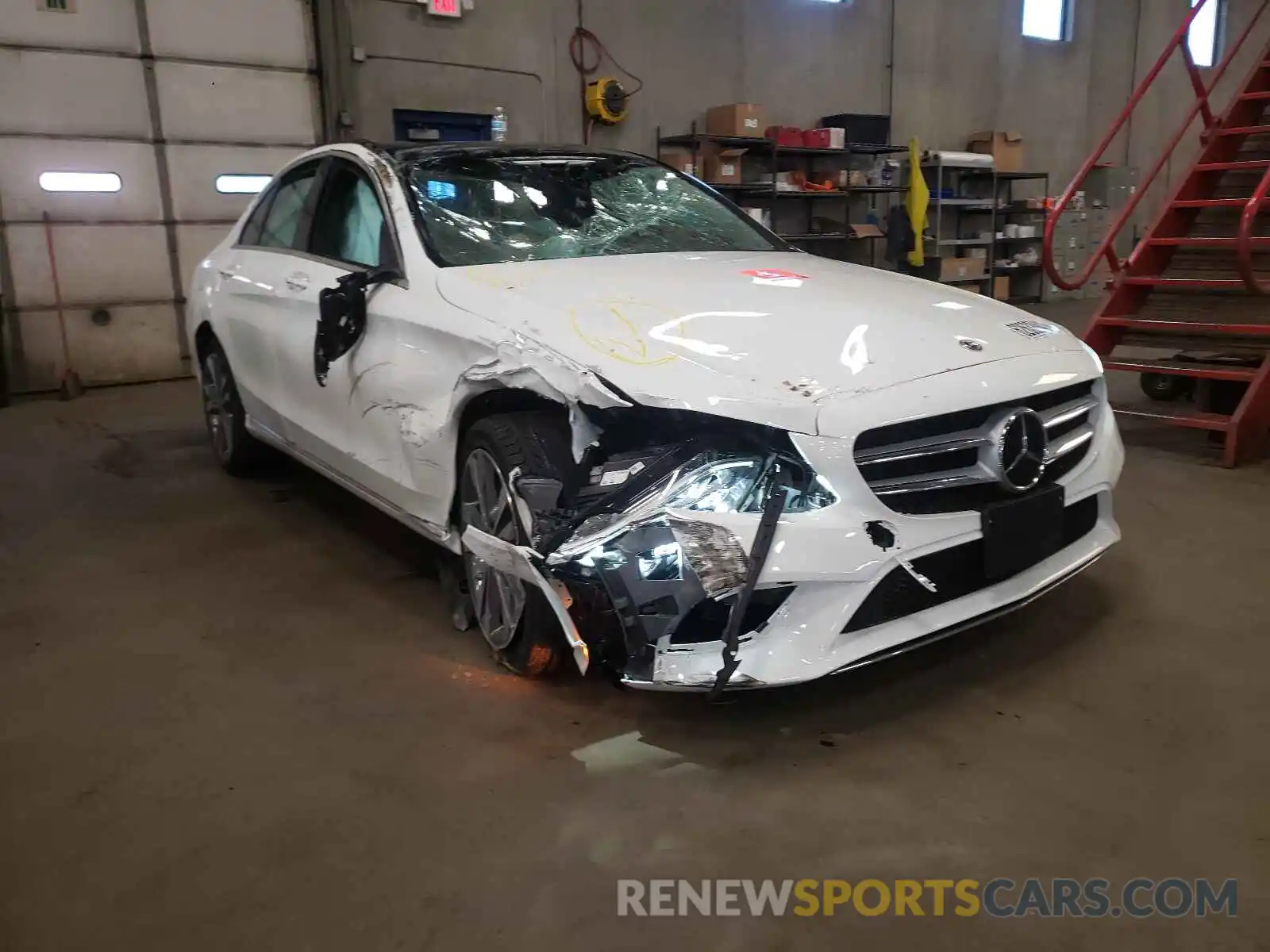 1 Photograph of a damaged car W1KWF8EB8MR646833 MERCEDES-BENZ C-CLASS 2021