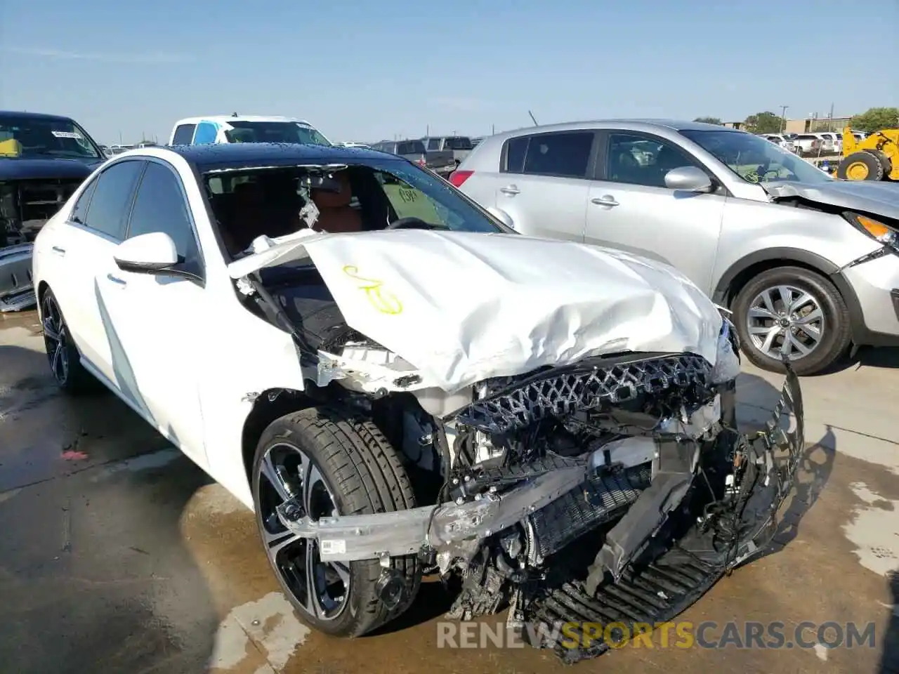 1 Photograph of a damaged car W1KAF4GB6NR018464 MERCEDES-BENZ C-CLASS 2022