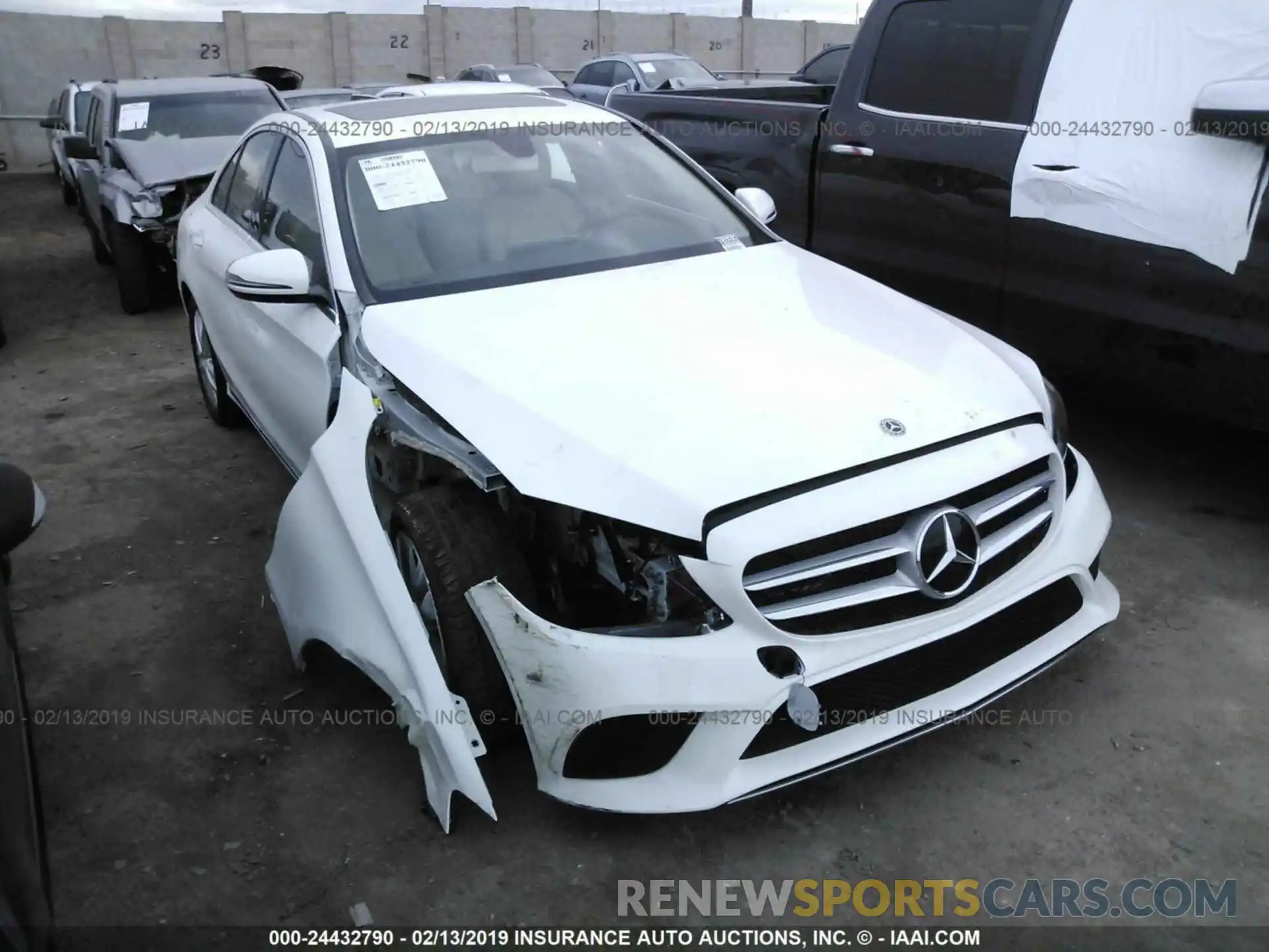 1 Photograph of a damaged car 55SWF8DB2KU299089 MERCEDES-BENZ C300 2019