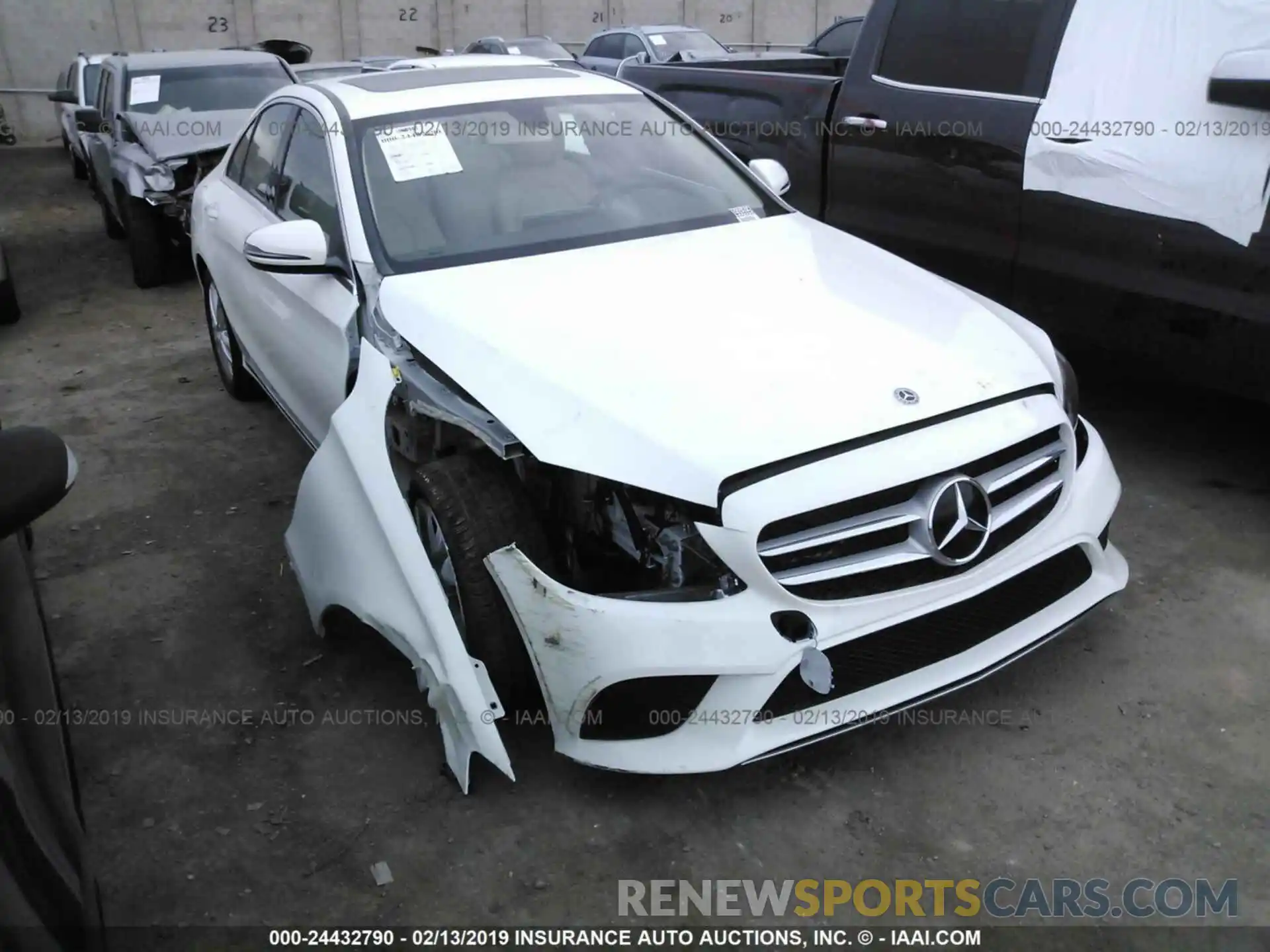 6 Photograph of a damaged car 55SWF8DB2KU299089 MERCEDES-BENZ C300 2019