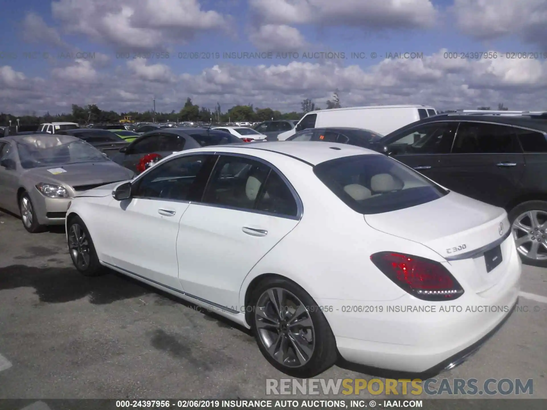 3 Photograph of a damaged car 55SWF8DB9KU287554 MERCEDES-BENZ C300 2019