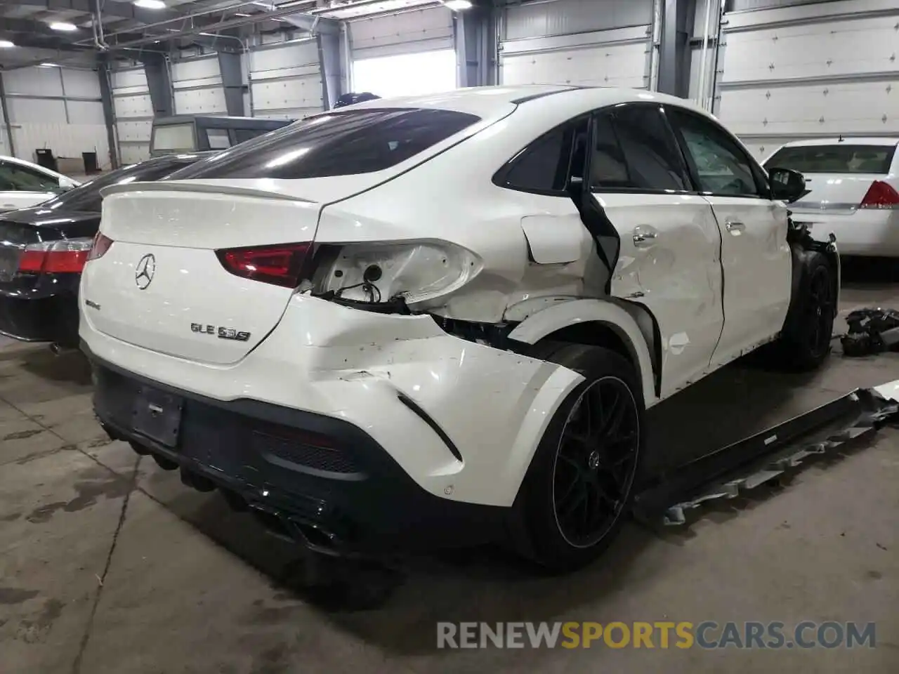 4 Photograph of a damaged car 4JGFD8KB1MA378657 MERCEDES-BENZ CL-CLASS 2021