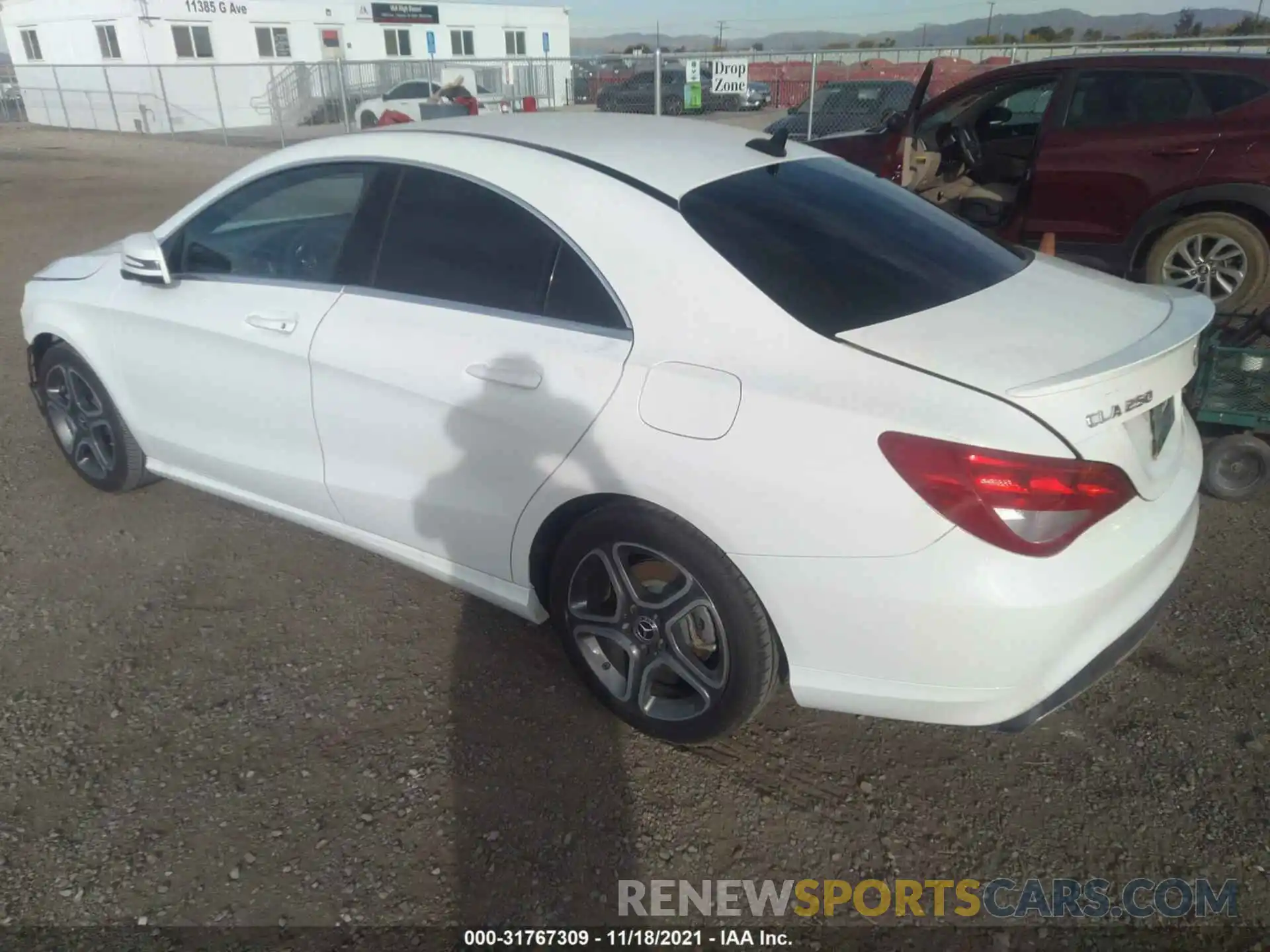 3 Фотография поврежденного автомобиля WDDSJ4EB0KN720787 MERCEDES-BENZ CLA 2019