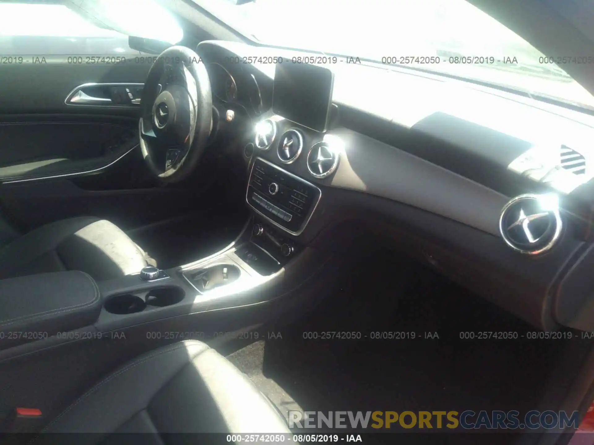 5 Photograph of a damaged car WDDSJ4EB0KN741008 MERCEDES-BENZ CLA 2019