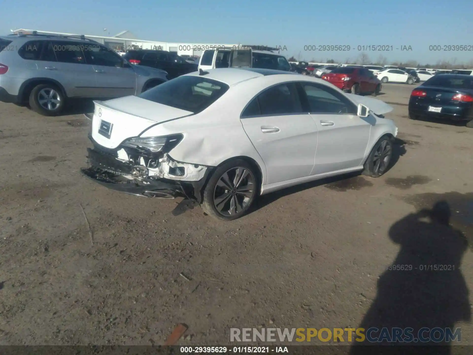 4 Фотография поврежденного автомобиля WDDSJ4EB0KN751117 MERCEDES-BENZ CLA 2019